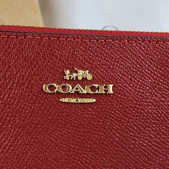 🩵NIB Coach Red Genuine Leather Wristlet w/Detachable \'Coach\' & Star Charms